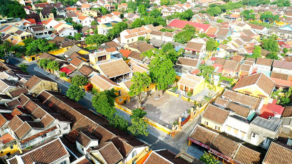 Di tích Đình Ông Voi nằm trong khu phố cổ Hội An