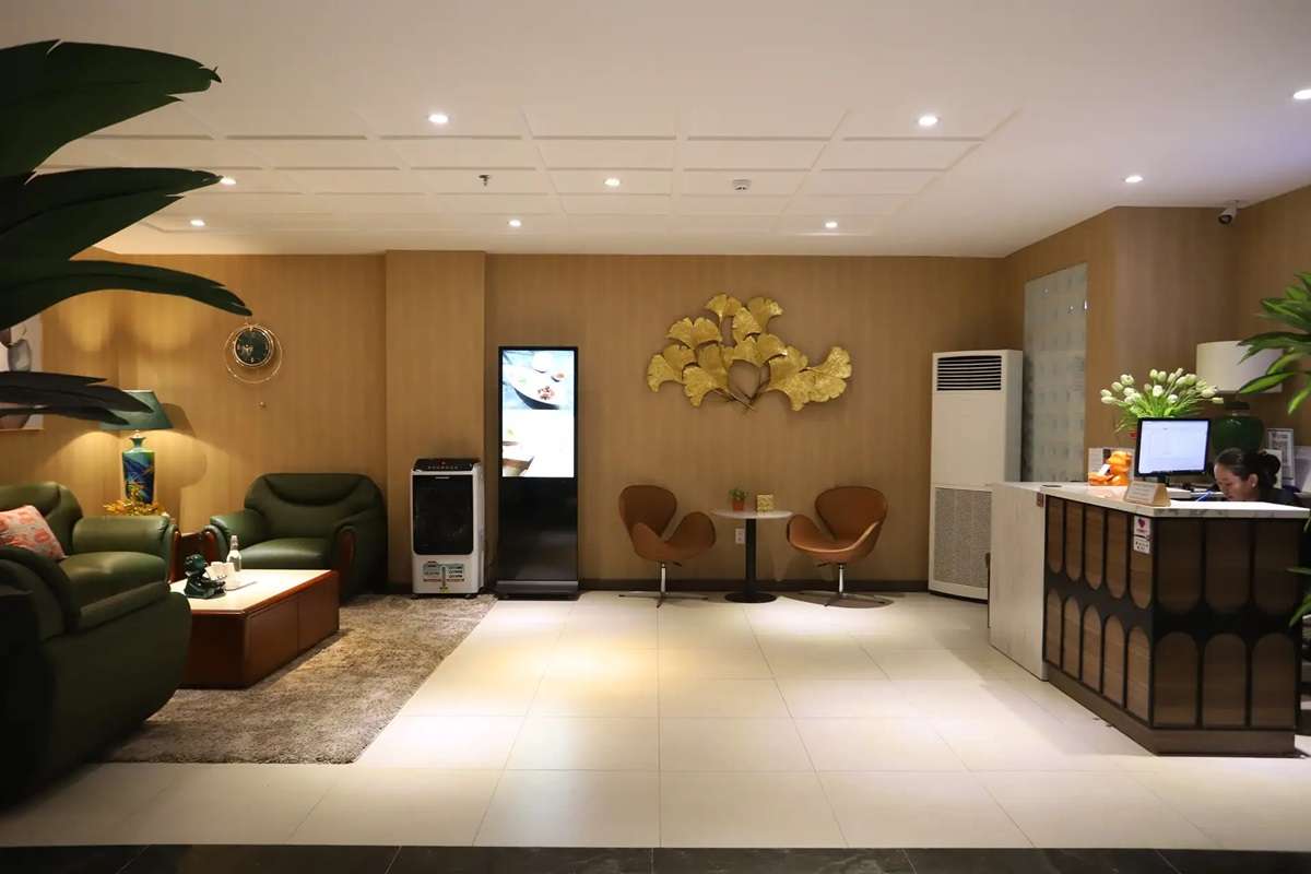 Lanura Apartments and Hotel