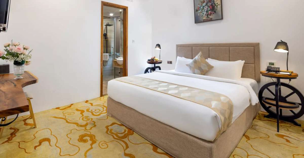 Nesta Hotel Saigon phòng Deluxe Double Window