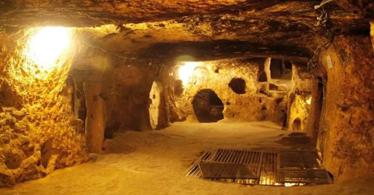 Hệ thống đường hầm của địa đạo