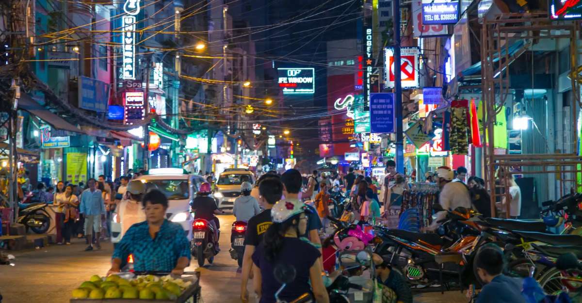 Khám phá bữa tiệc ẩm thực Sài Gòn về đêm