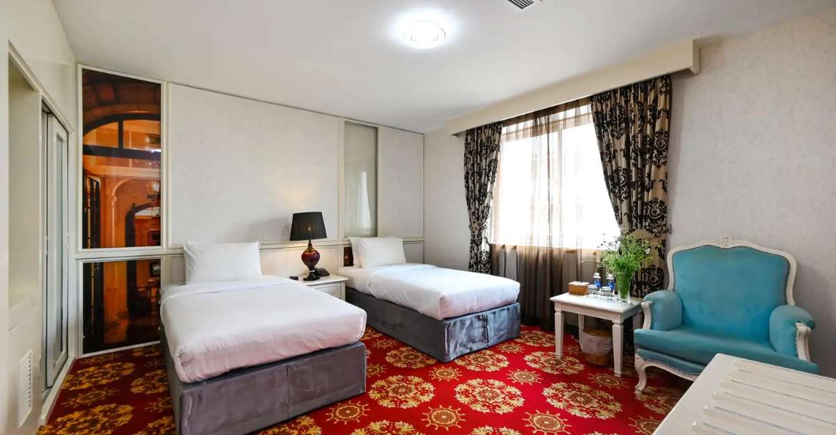 Premium Twin Bed Window View tại California Hotel Saigon
