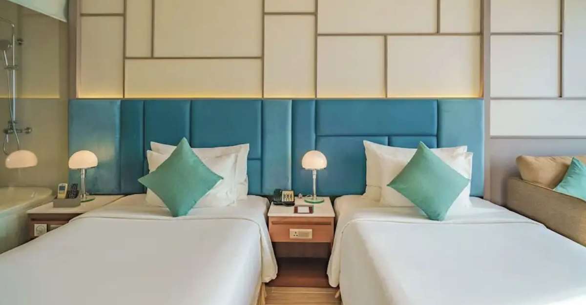 Không gian Deluxe Twin tại Seaesta Nha Trang Hotel