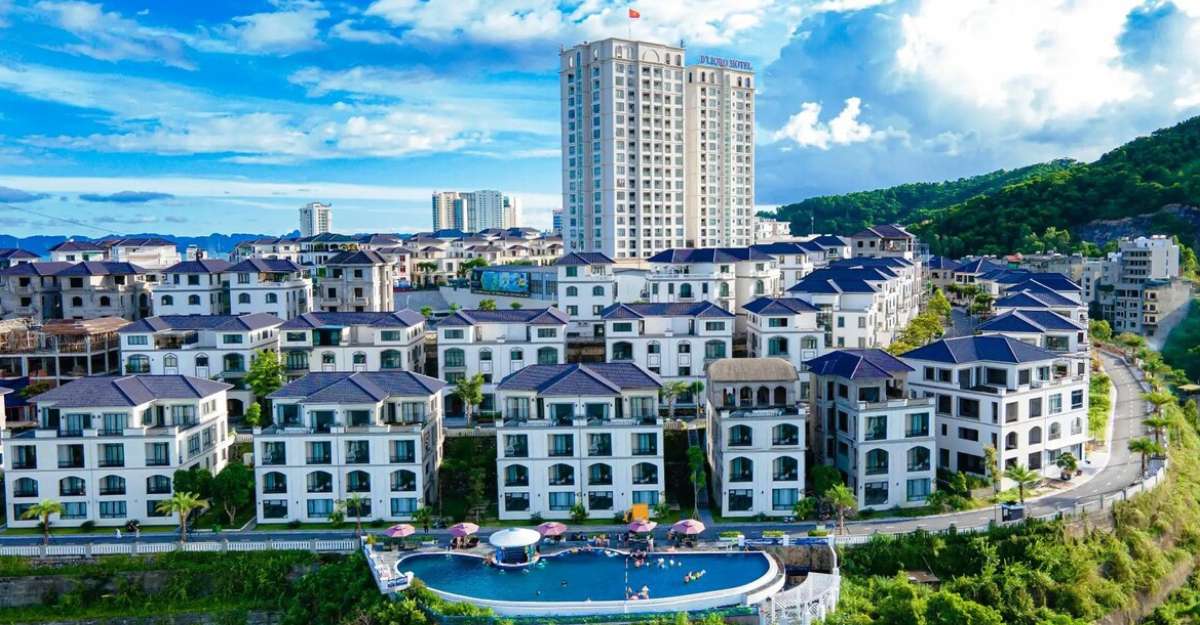 Ảnh D'Lioro Hotel & Resort từ bên ngoài