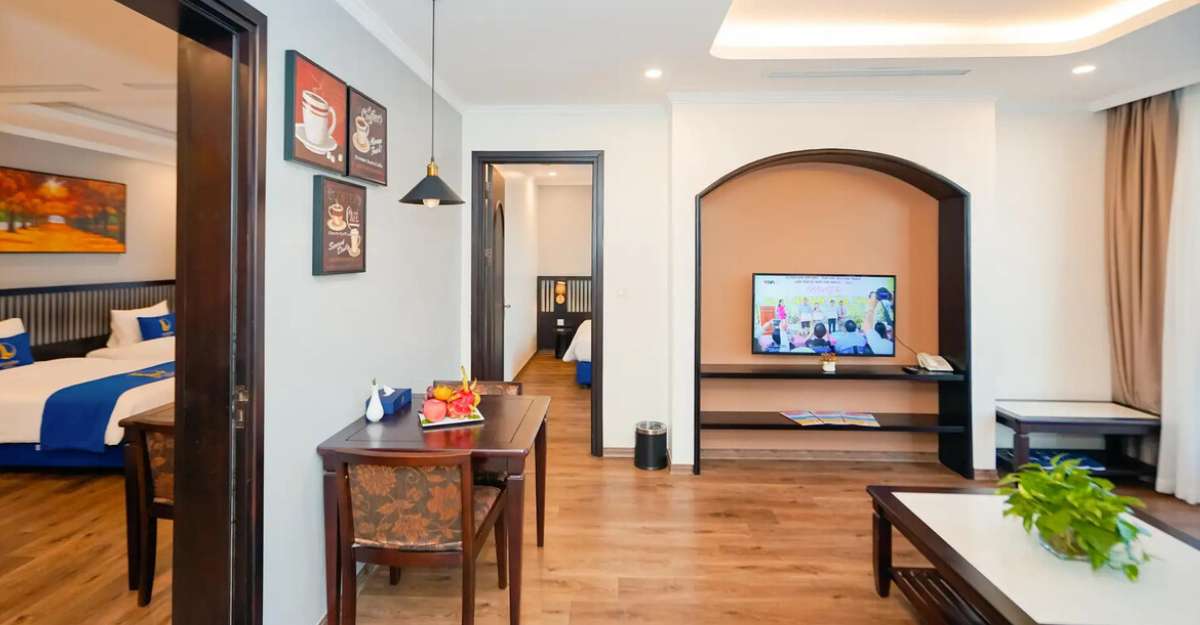 Royal Family Suite tại D'Lioro Hotel & Resort