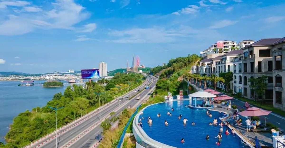 Bể bơi vô cực tại D'Lioro Hotel & Resort