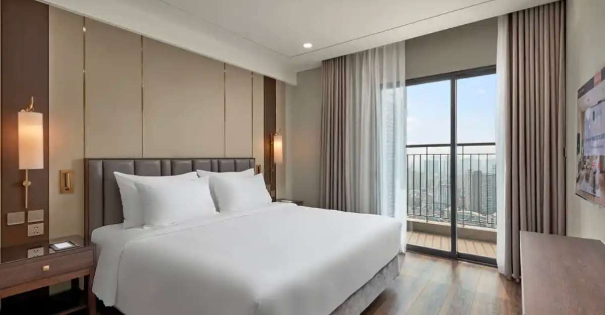 Thiết kế sang trọng của phòng Deluxe City View tại Grand K Hotel Suites Hanoi