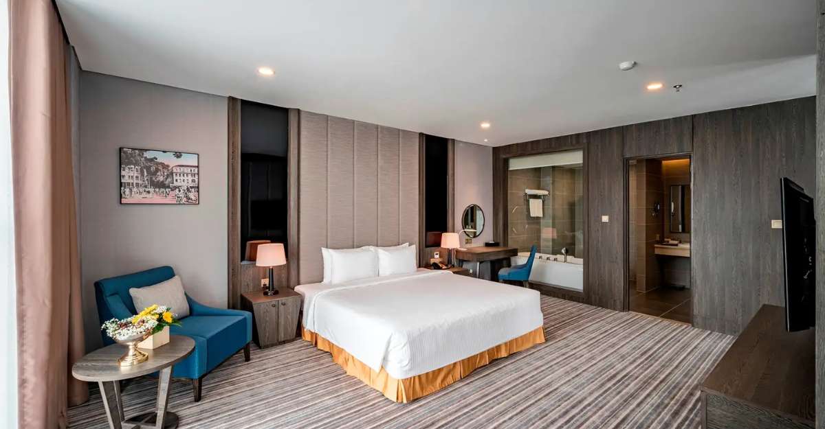 Phòng Executive Suite của khách sạn Mường Thanh Luxury Sài Gòn