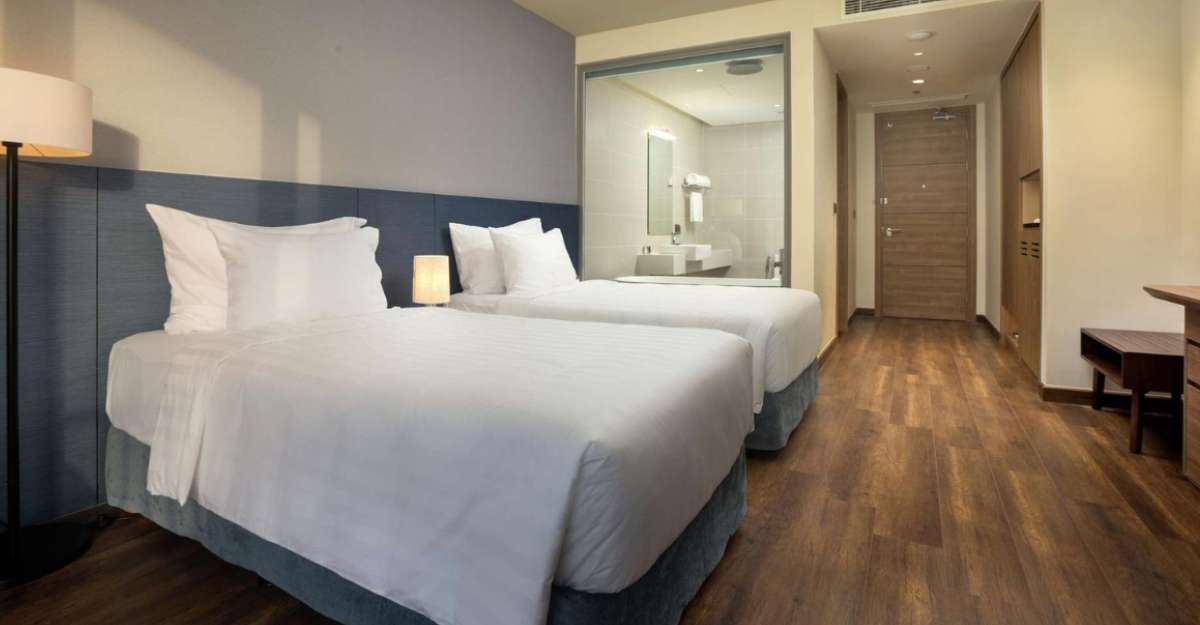 Flamingo Cát Bà Beach Resort phòng Deluxe Room With Twin Bed And Mountain View Mountain