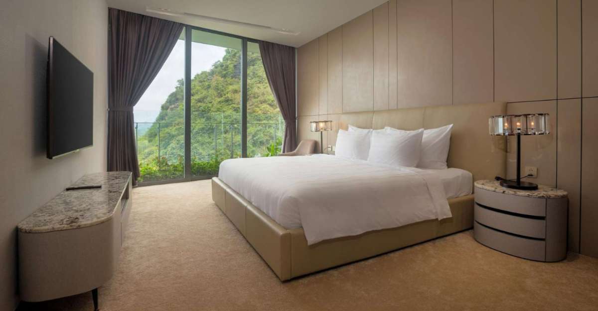 Flamingo Cát Bà Beach Resort phòng Deluxe King