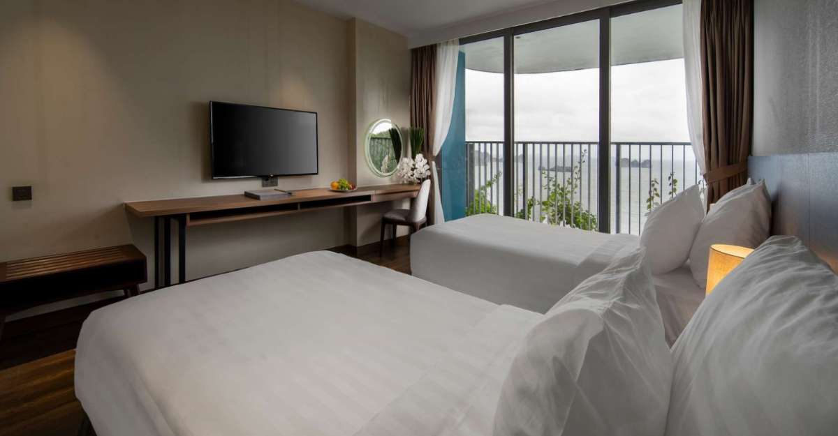 Flamingo Cát Bà Beach Resort phòng Deluxe Room Ocean View