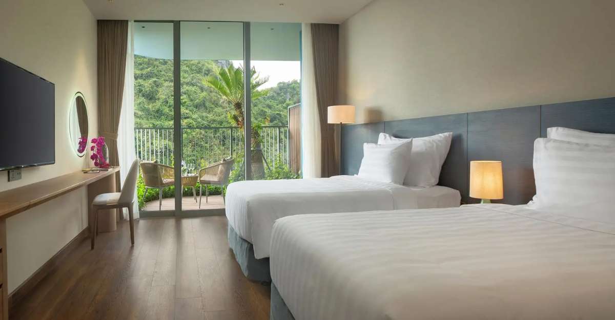 Flamingo Cát Bà Beach Resort phòng Premier Mountain Twin