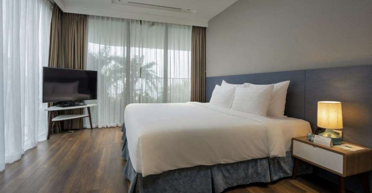 Flamingo Cát Bà Beach Resort phòng Premier Ocean King