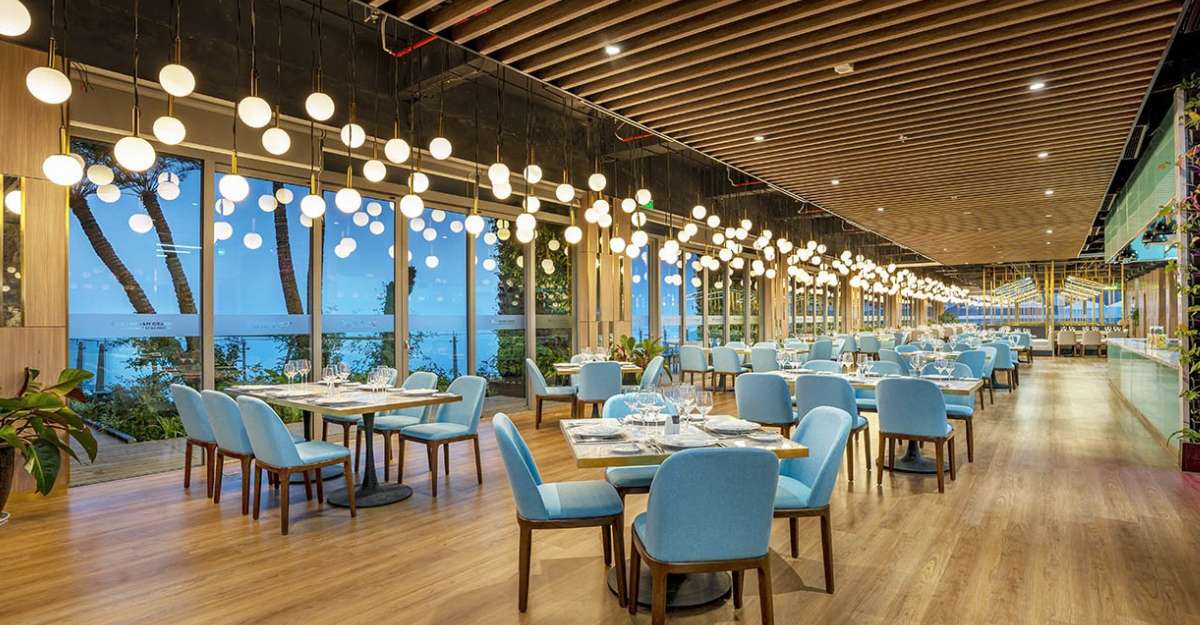 Nhà hàng Lan Hạ tại Flamingo Cát Bà Beach Resort