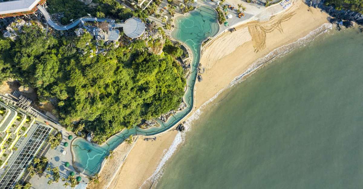 Bãi biển Cát Cò tại Flamingo Cát Bà Beach Resort