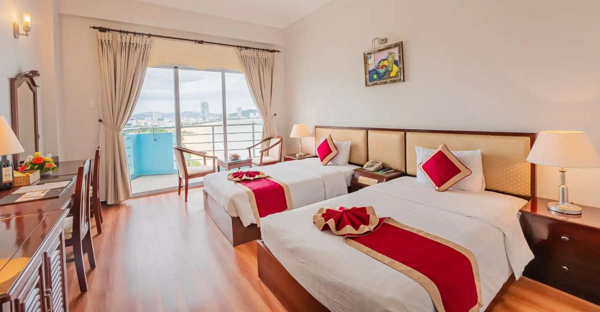 Phòng Luxury Twin Seaview tại Seagull Hotel