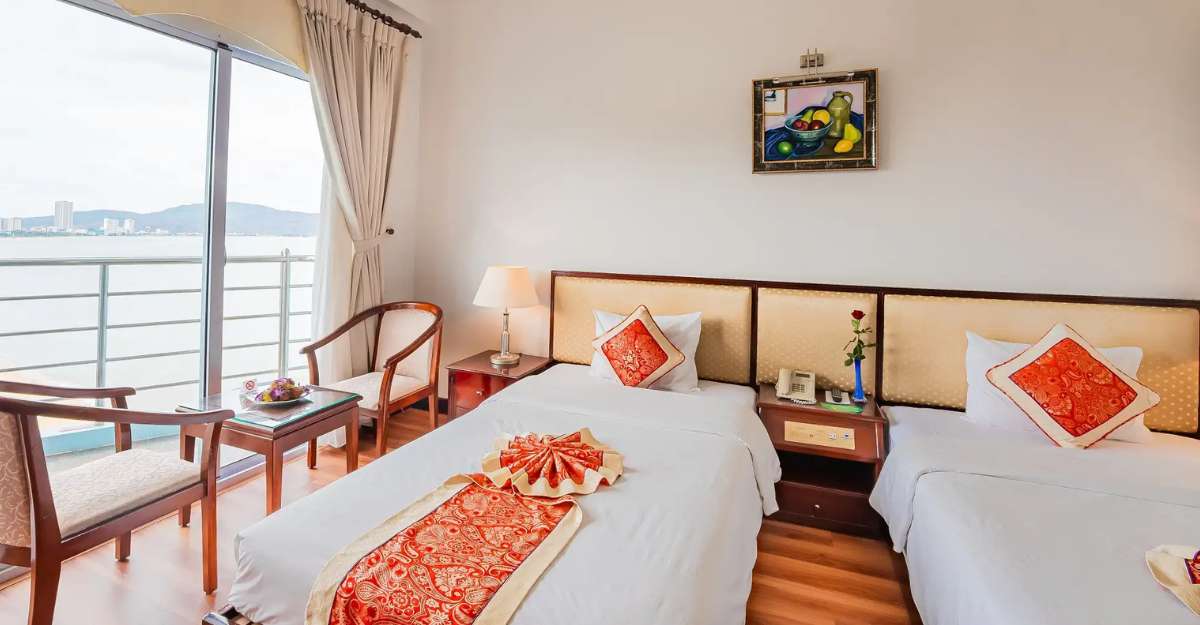 Phòng Deluxe Twin Seaview tại Seagull Hotel