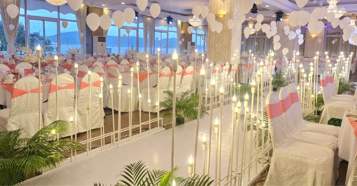 Nhà hàng Phong Lan tại Seagull Hotel