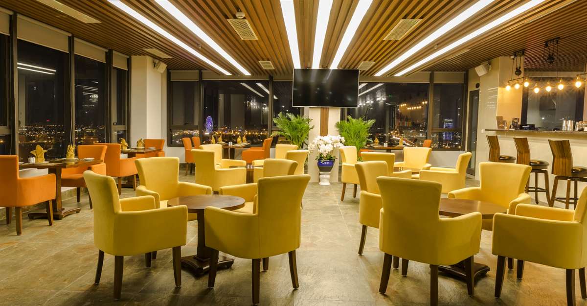 Nhà hàng và Bar Aqua sang trọng - Balcona Hotel Da Nang