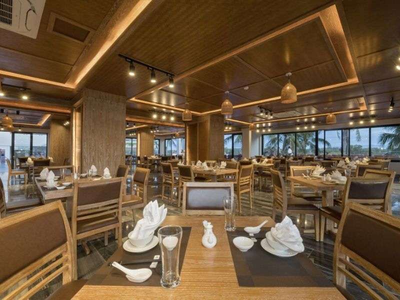 Nhà hàng Brisa Marina (Gió biển) tại Cocoland River Beach Resort And Spa