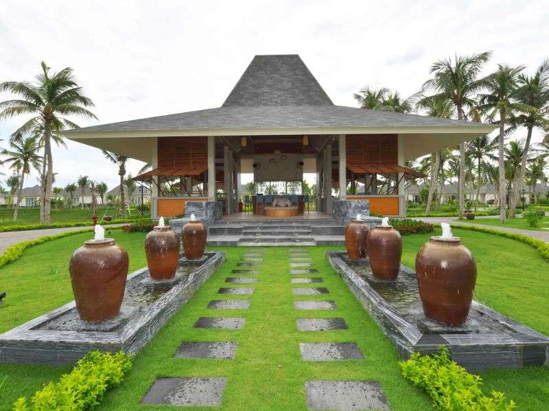Sunrise Bar tại Cocoland River Beach Resort And Spa