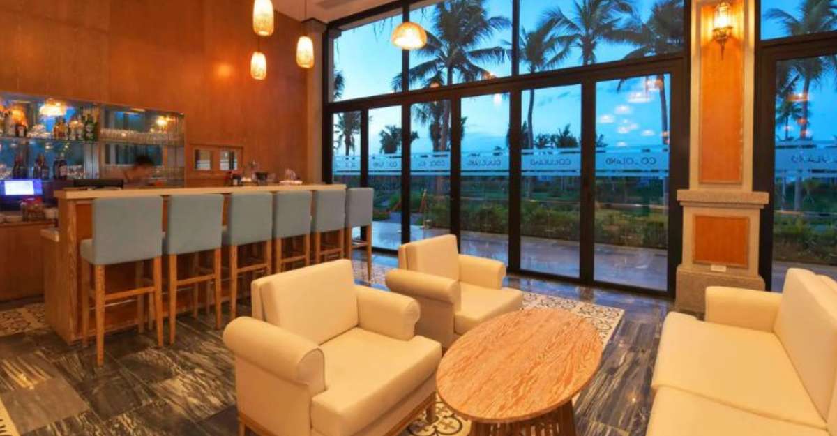 Infinity Bar tại Cocoland River Beach Resort And Spa