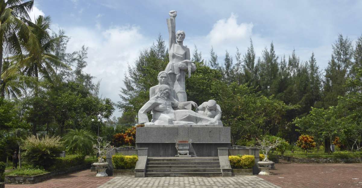 Khu chứng tích Sơn Mỹ