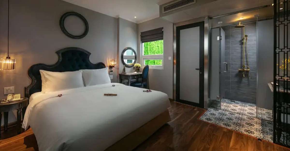 Shining Central Hotel & Spa phòng Executive Double or Twin