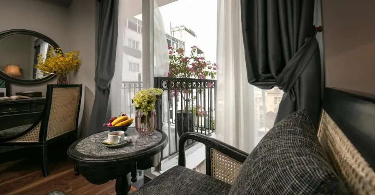Shining Central Hotel & Spa phòng Premium Small Balcony