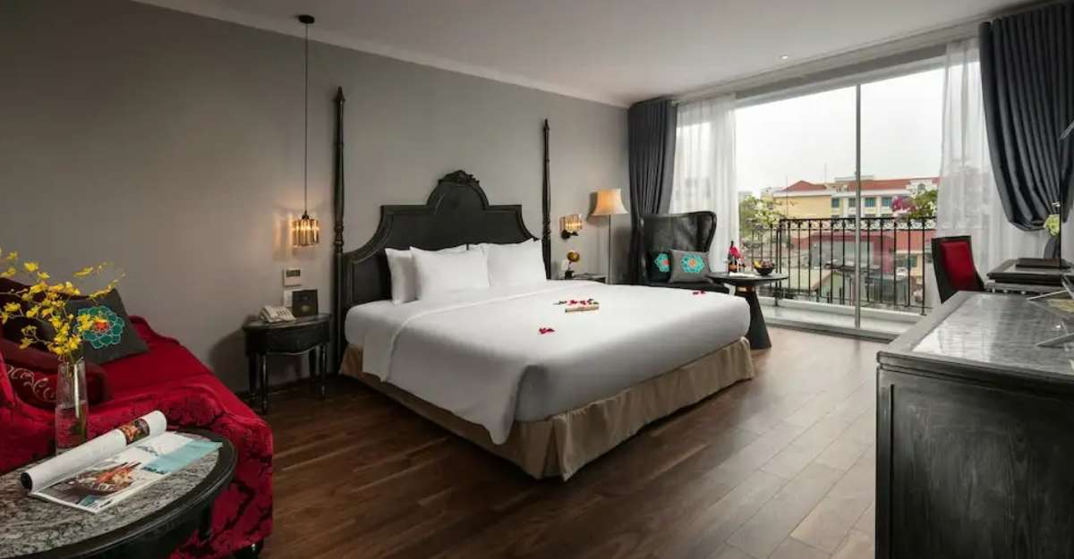 Shining Central Hotel & Spa phòng Luxury with Balcony