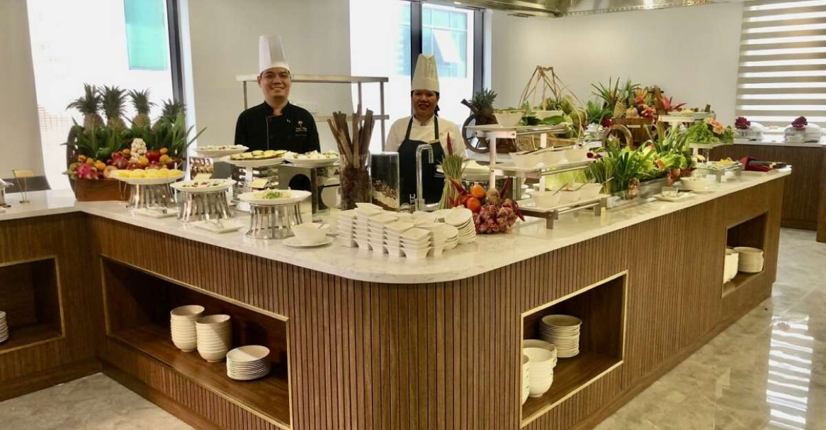 Không gian bếp mở - nhà hàng Monstera Grand Tourane Nha Trang Hotel