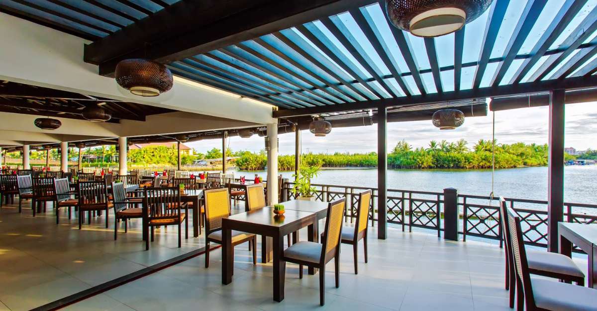 Nhà hàng River Breeze tại Hoi An Beach Resort