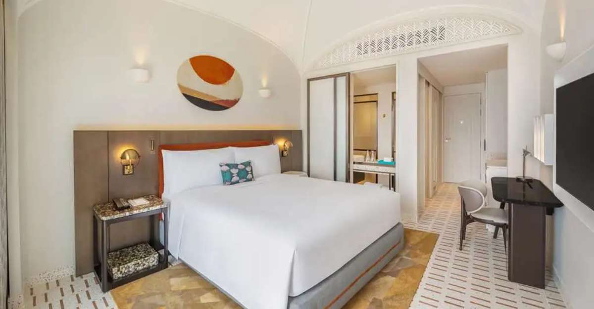 Phòng King Classico Ocean View tại La Festa Phu Quoc