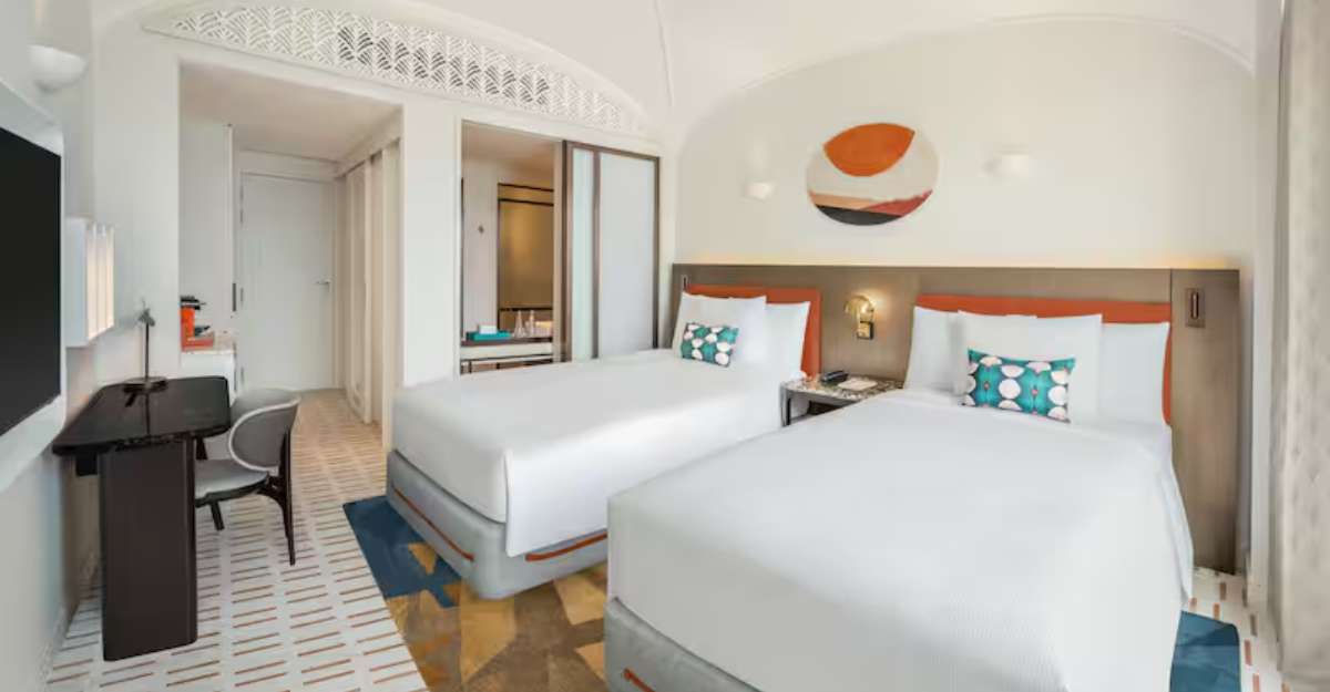 Phòng Twin Balcone tại La Festa Phu Quoc