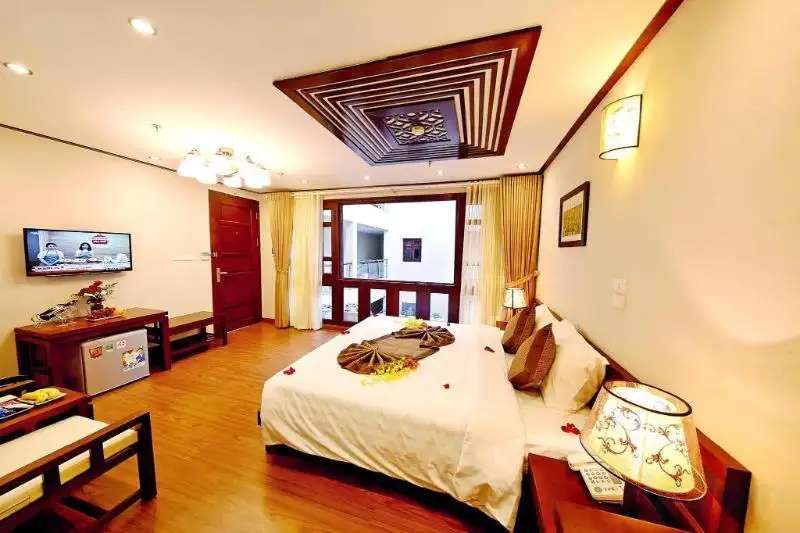 Phòng Ancient Suite Balcony City View tại Hanoi Nostalgia Hotel & Spa