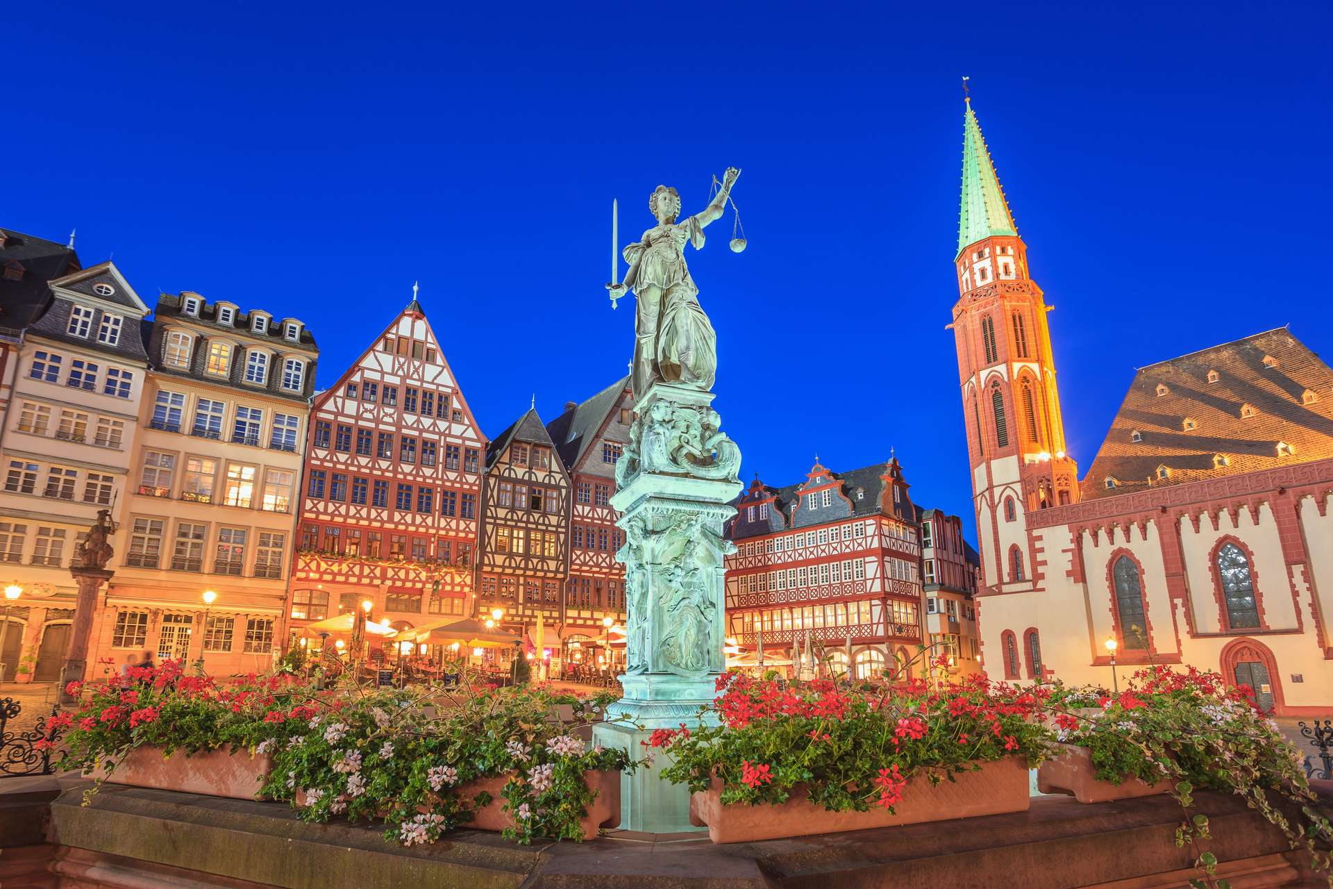 bức tượng Justitia Frankfurt