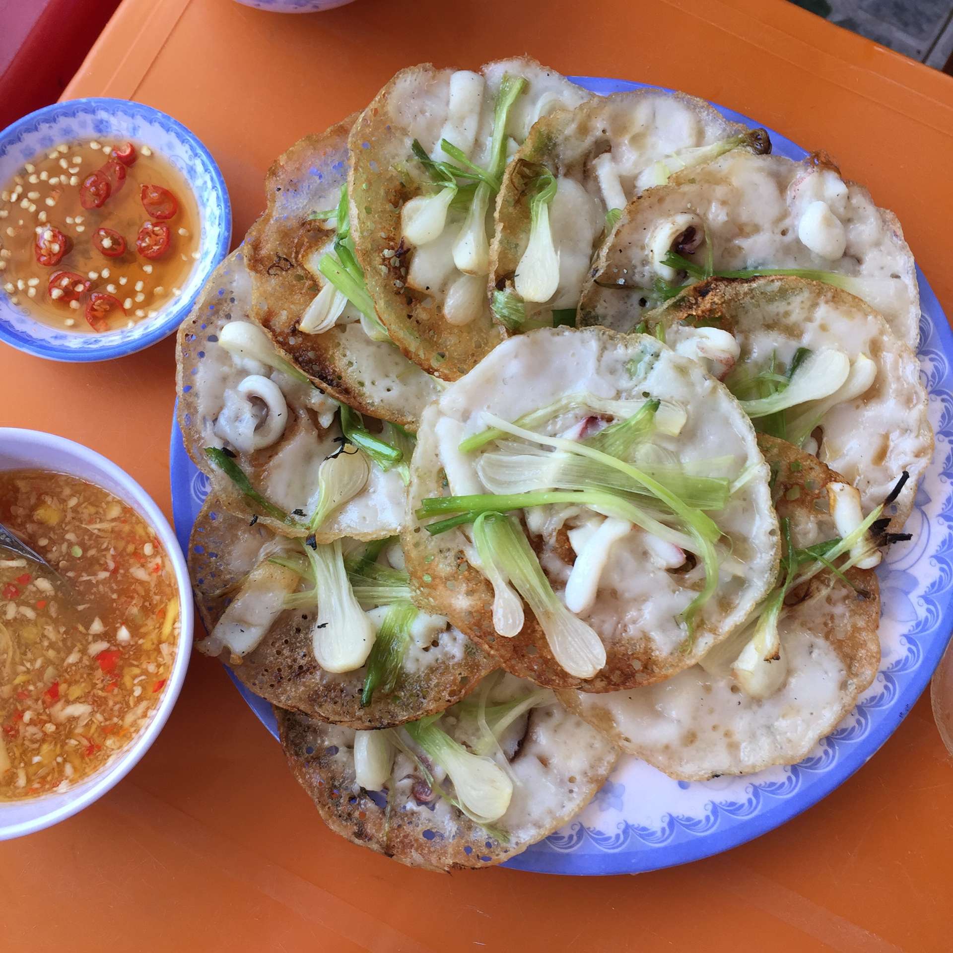 bánh xèo tôm nhảy