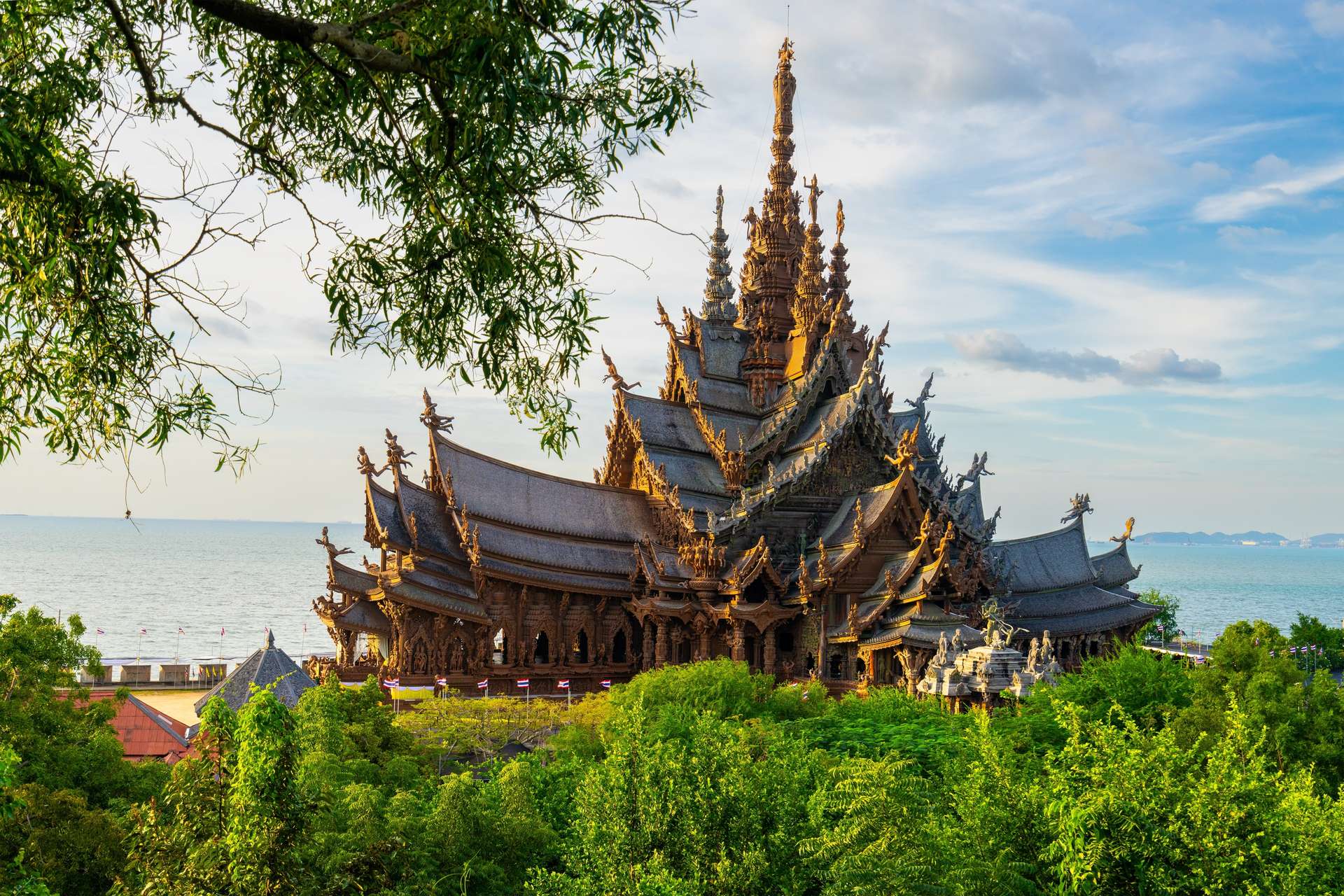 Đền Chân Lý