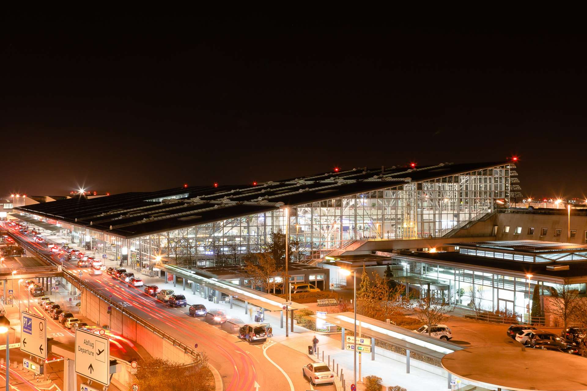 Nơi đón xe taxi/đón khách du lịch tại sân bay Stuttgart