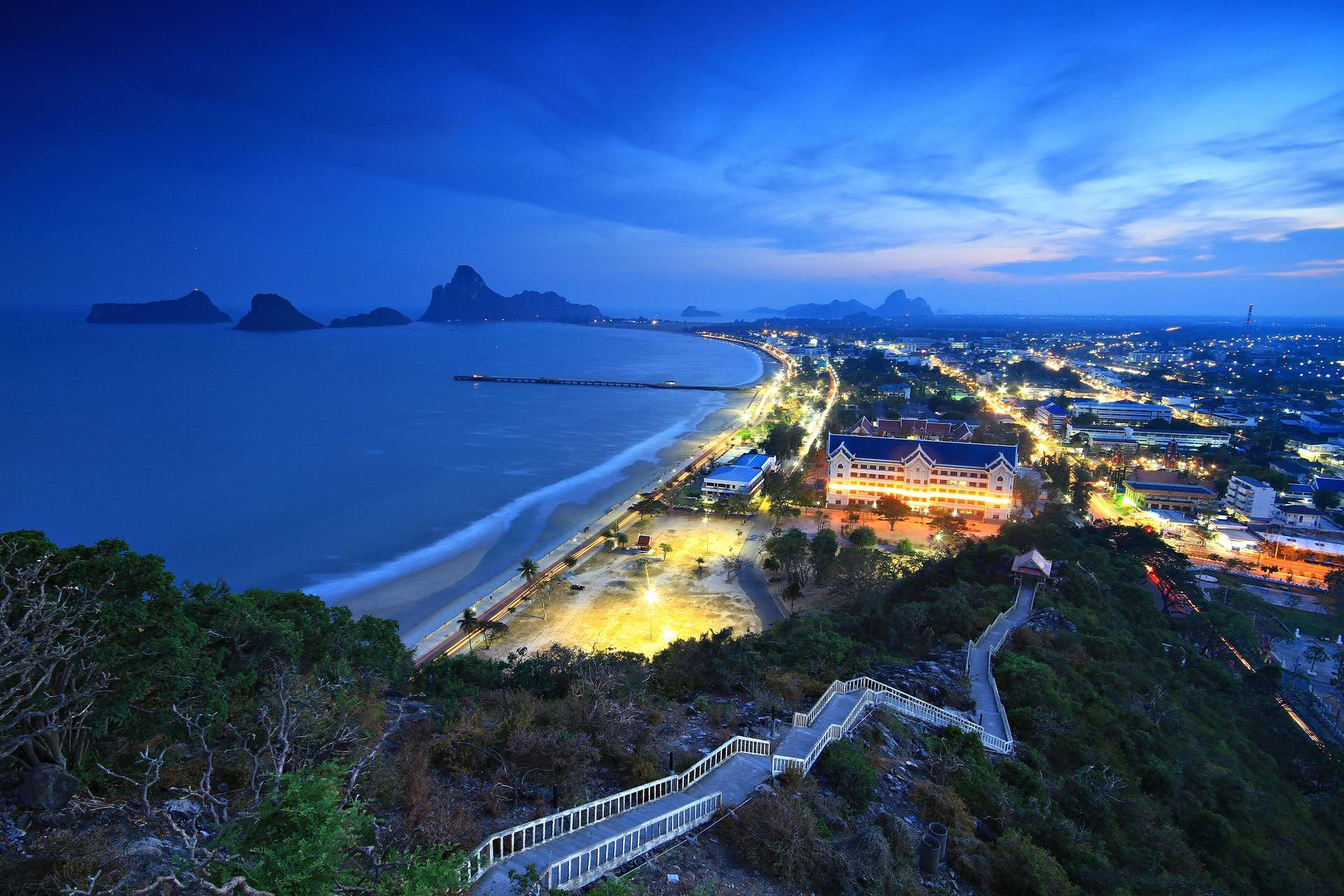 Làng chài Prachuap Khiri Khan yên bình