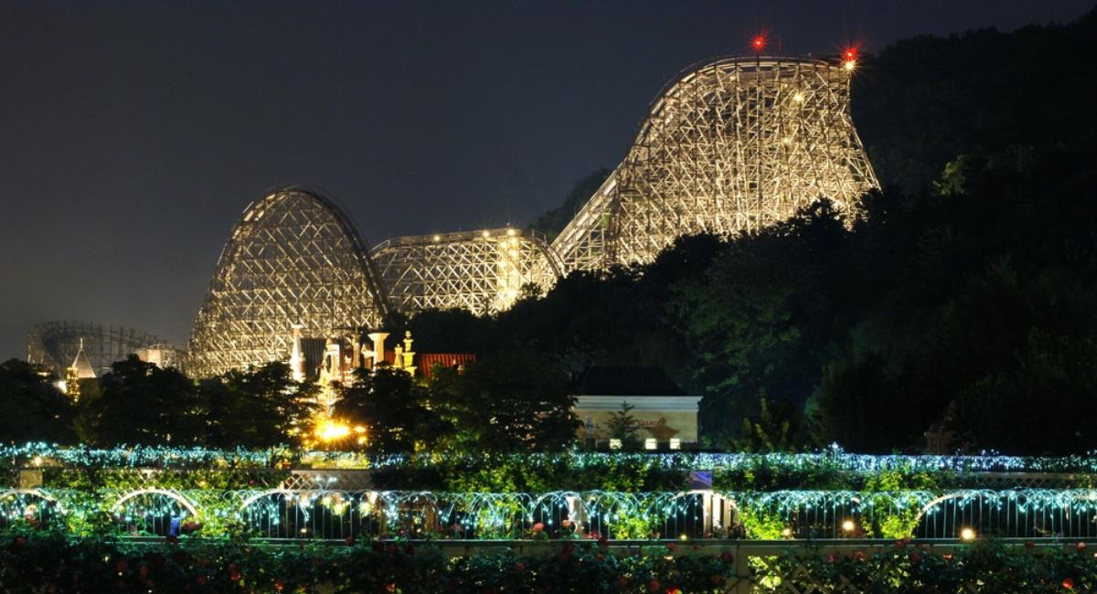 สวนสนุก Everland Theme Park ตอนกลางคืน