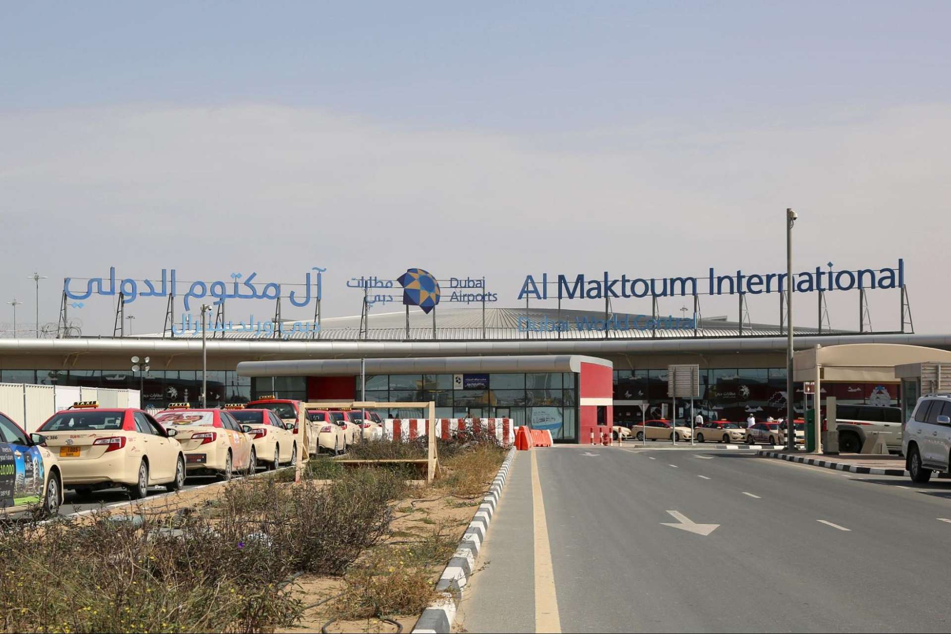 San bay Al Maktoum 4