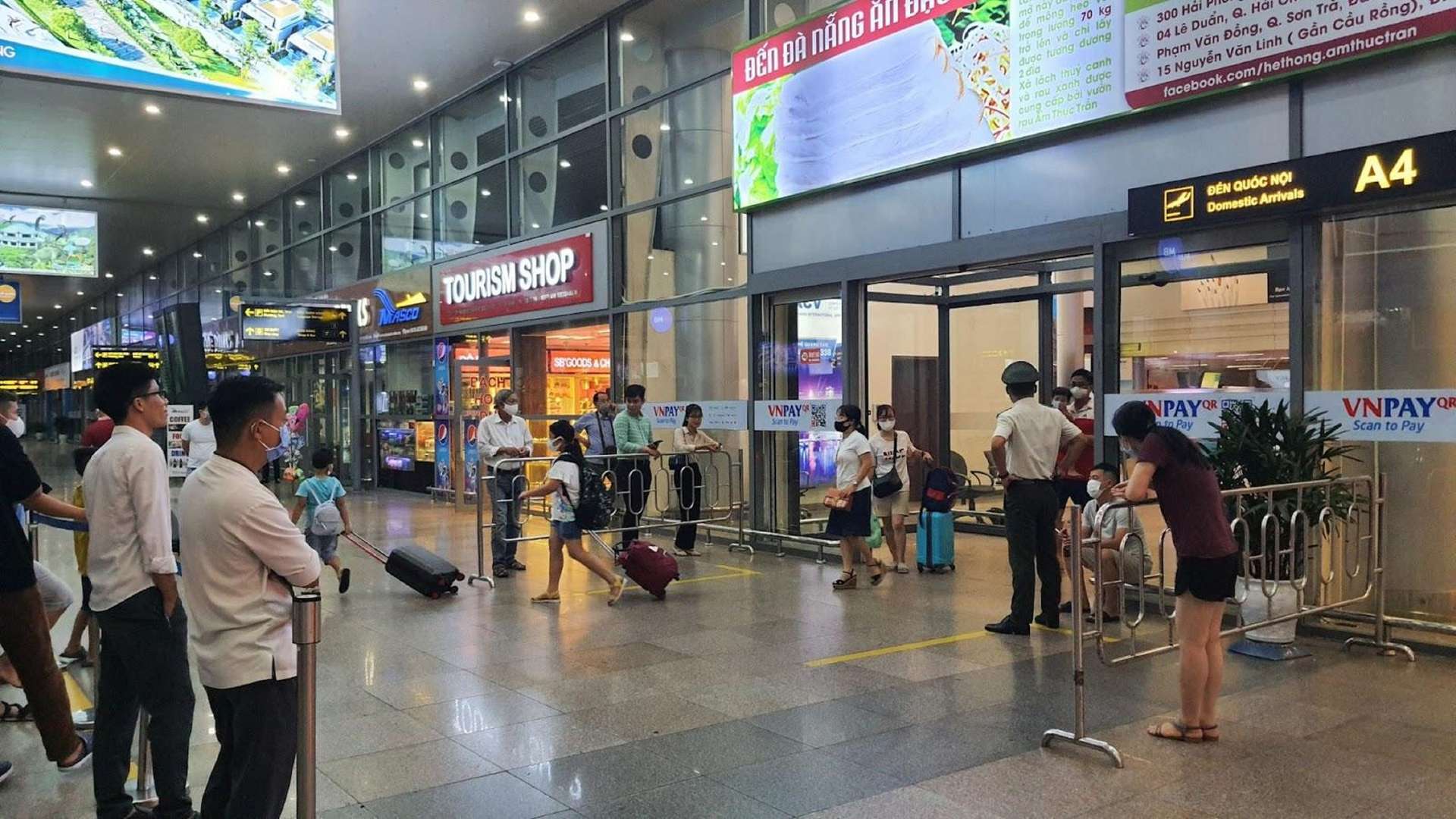 Bên trong sân bay Đà Nẵng