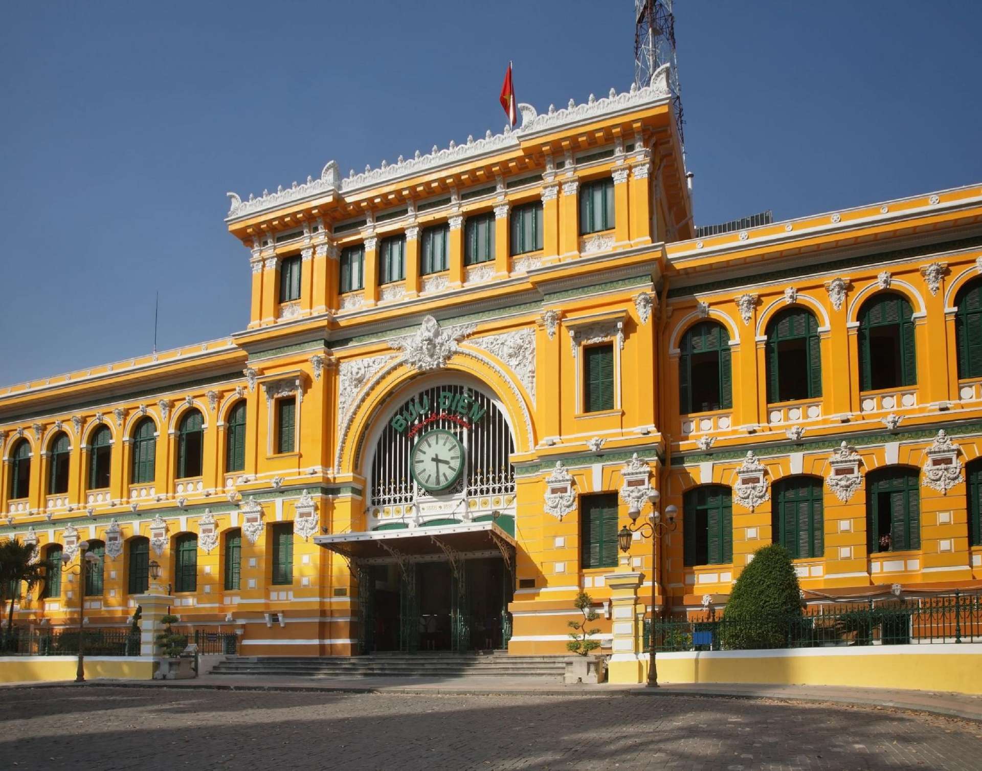 Bưu điện Sài Gòn là địa điểm nổi tiếng tại Sài Gòn