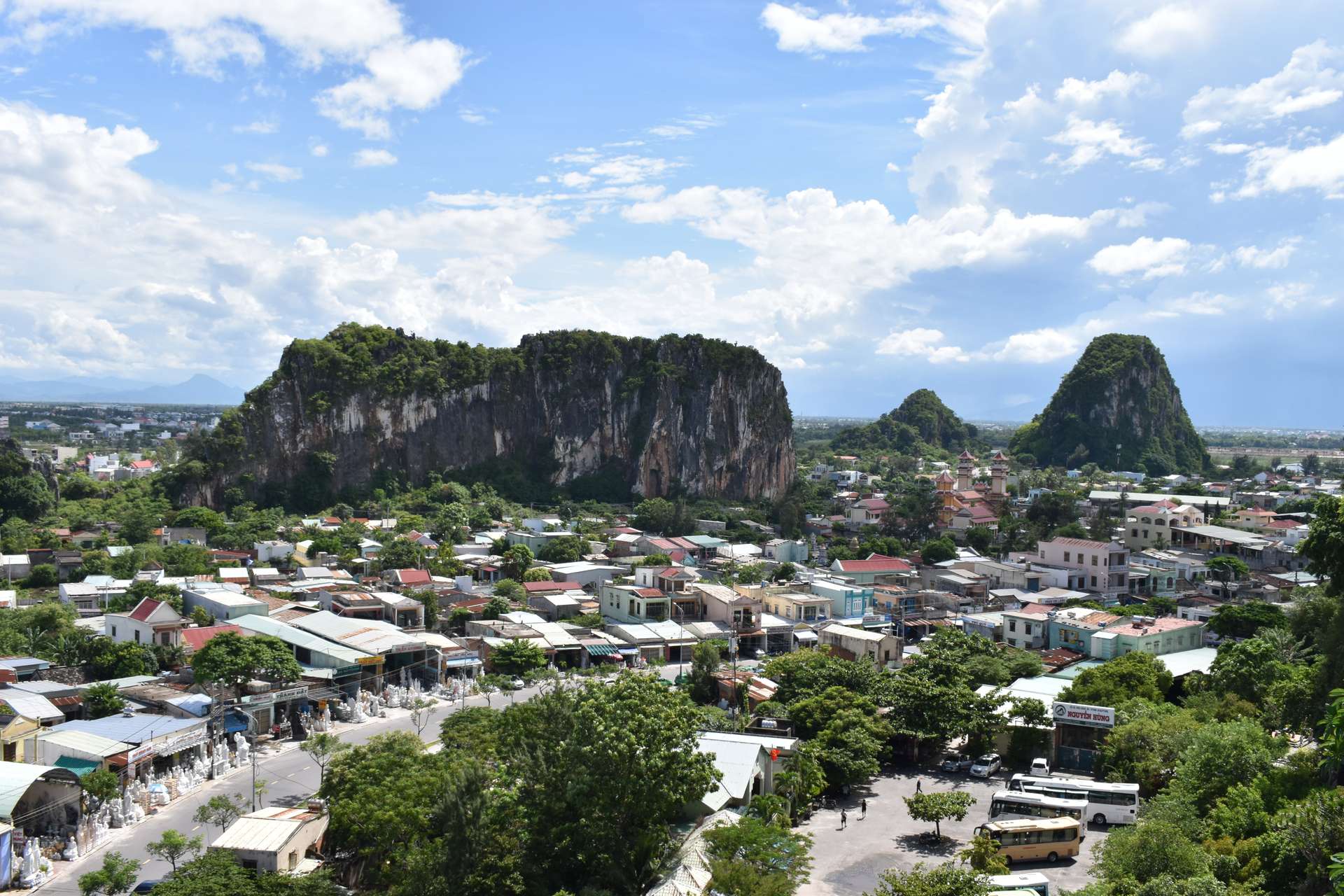Đà Nẵng chỉ còn cách bạn một chiếc vé xe khách, nhanh tay đặt trên Traveloka nào!