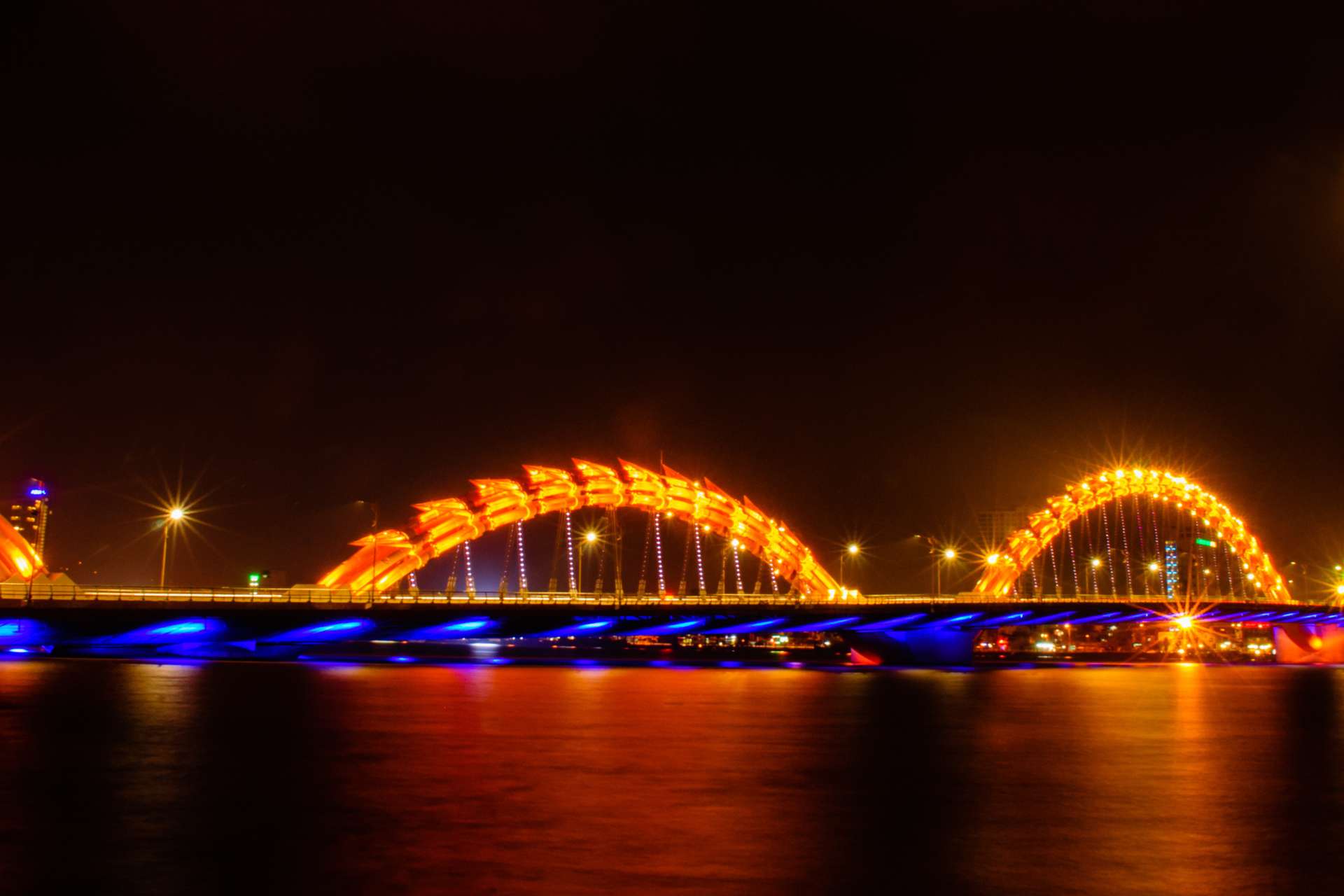 Cảnh đêm trên Sông Hàn