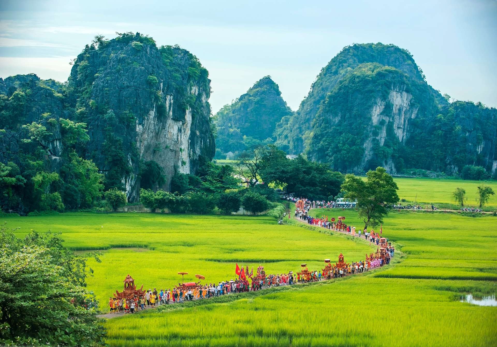 Vẻ đẹp thanh bình của Ninh Bình
