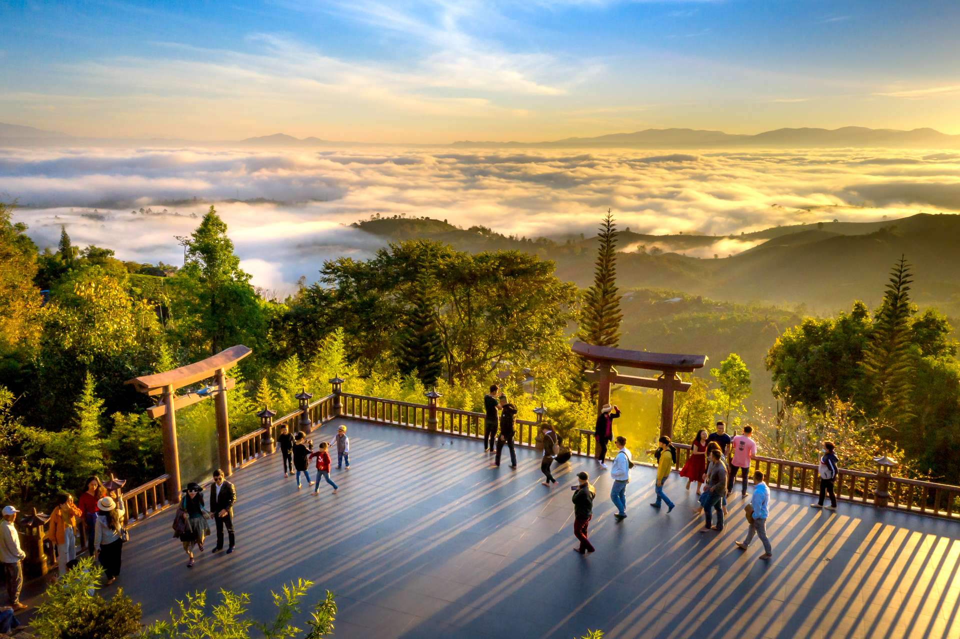 Khung cảnh chùa Linh Quy Pháp Ấn