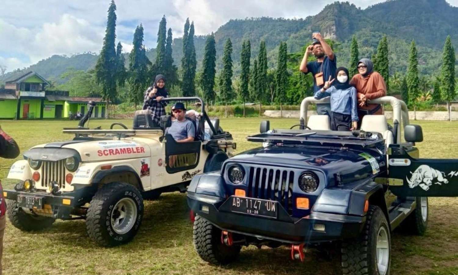 Khám phá Borobudur bằng xe jeep