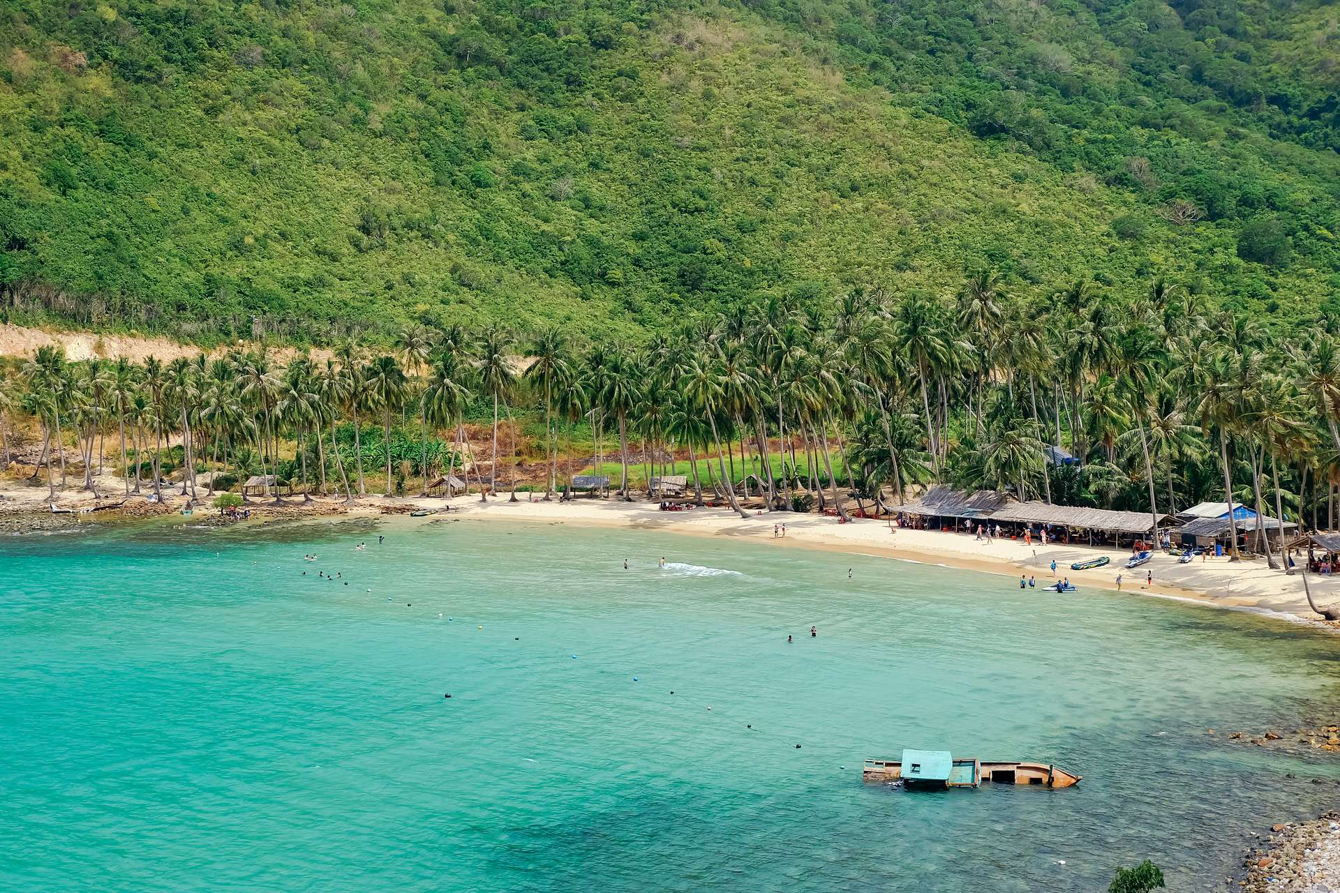 Vẻ đẹp của bãi biển nhiệt đới tại Kiên Giang